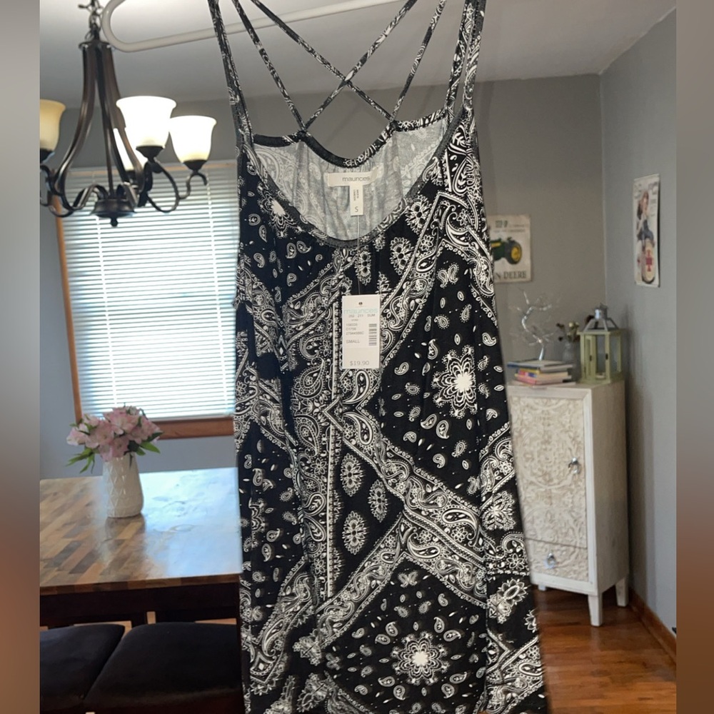 Maurice’s NEW Black and White Paisley tank top